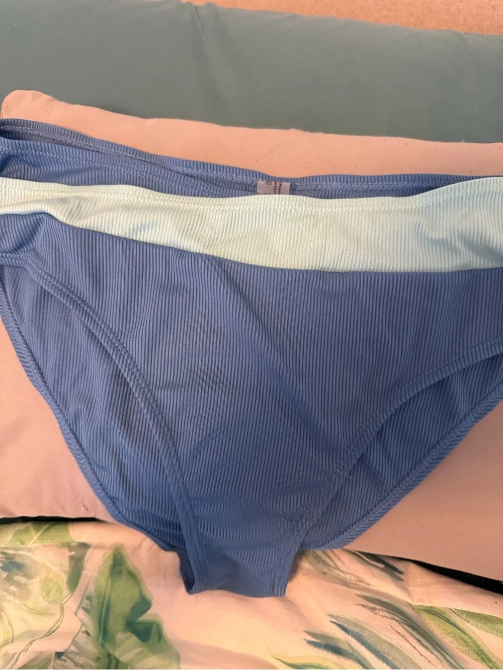 Two-Tone Blue Ribbed Bikini Set
#1 - Picture 8 of 15